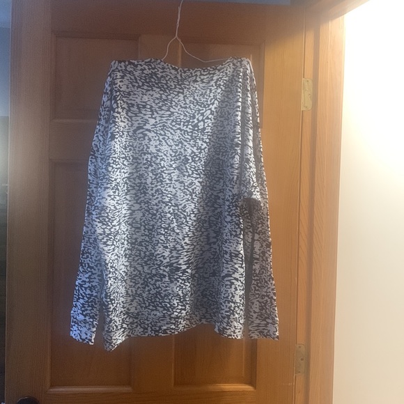 Athleta Sweatshirt - Size L - Picture 4 of 4